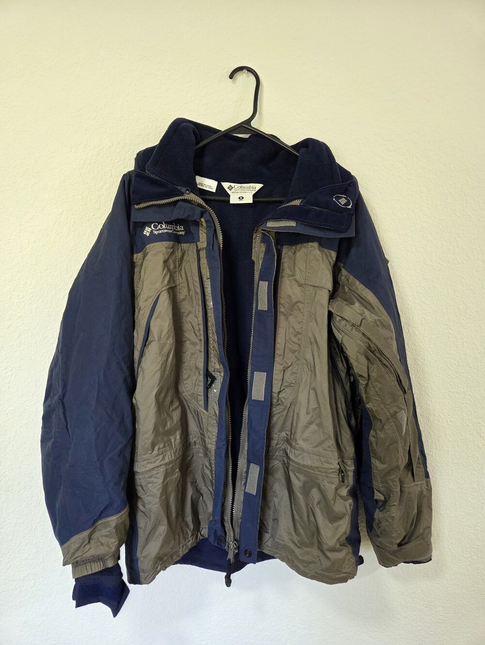 Columbia Men's Navy and Olive 2-in-1 Jacket Medium